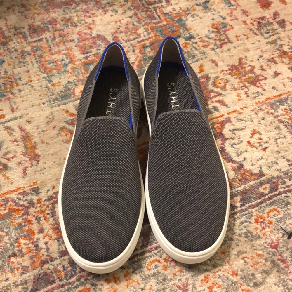 NWT Rothys Steel Grey Sneaker